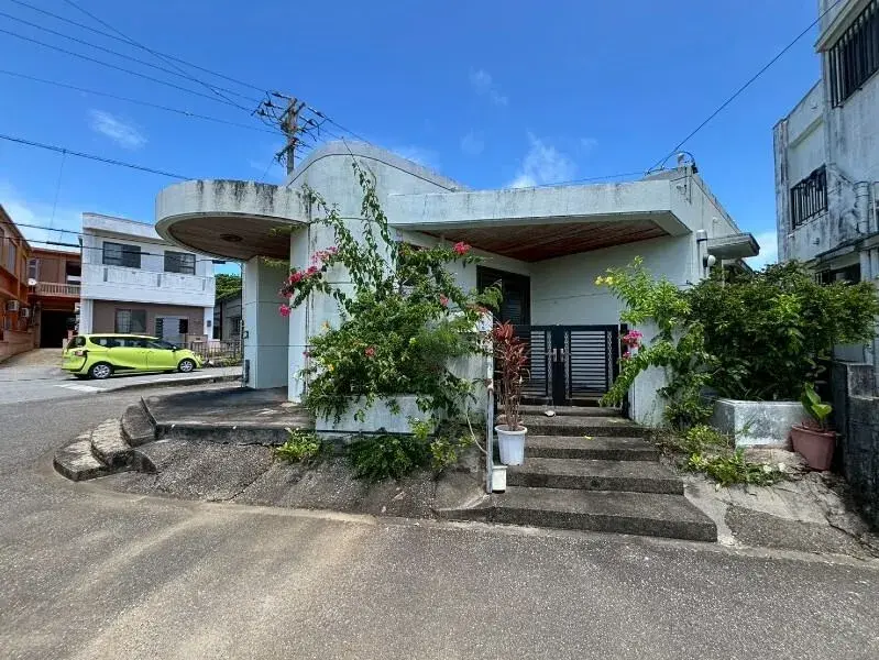 Akiya in Okinawa