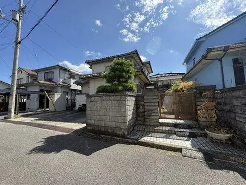 Ehime Prefecture Iyo City 4 Bedroom Property (3)