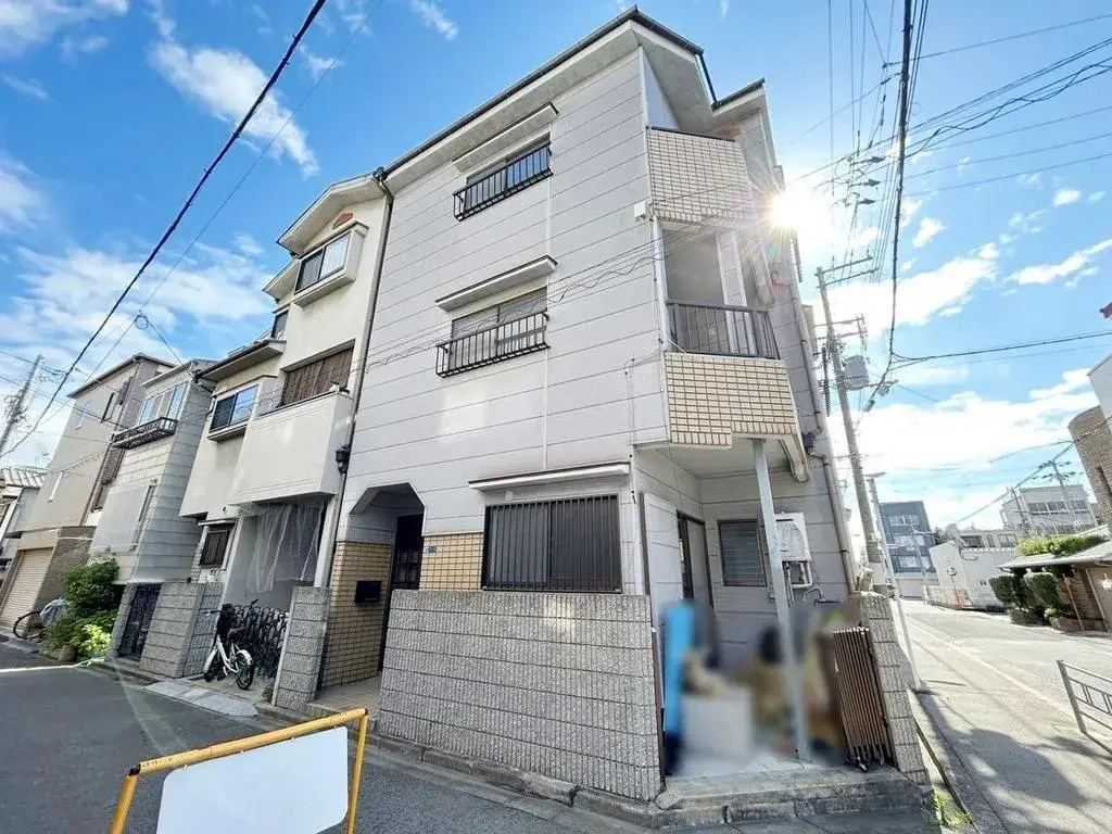 Akiya in Osaka