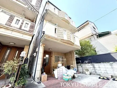 Akiya in Osaka