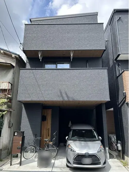 Akiya in Osaka