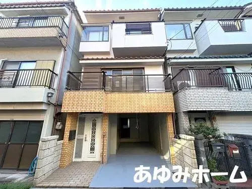 Akiya in Osaka