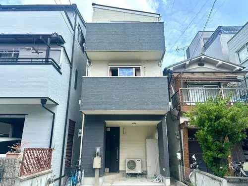 Akiya in Osaka