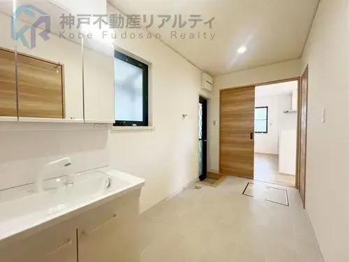 4LDK
مدينة كوبي
محافظة هيوغو (26)