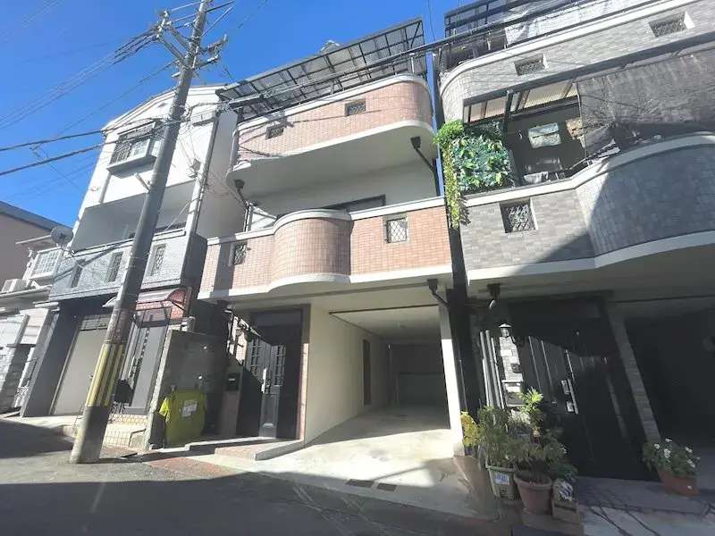 Akiya in Osaka