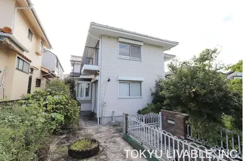 Akiya in Tokio