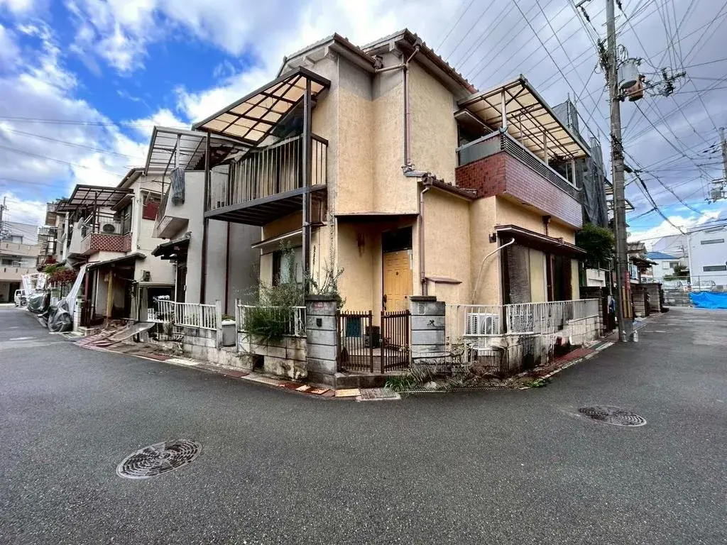 Akiya in Osaka