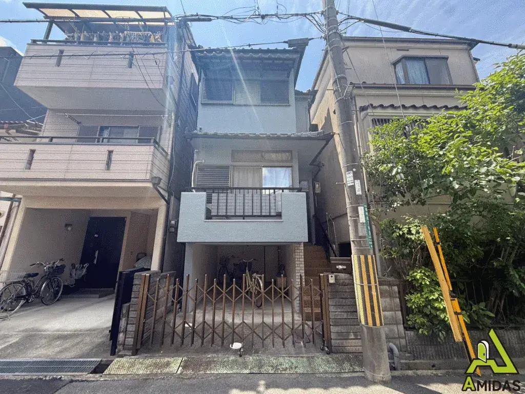Akiya in Osaka