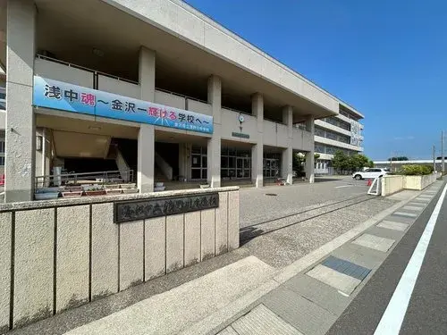 6DK
Ville de Kanazawa
Préfecture d'Ishikawa (23)