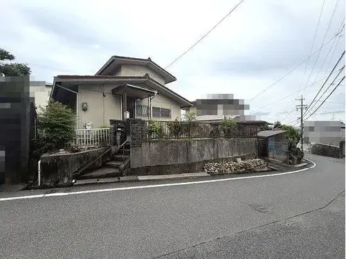 Akiya in Fideos