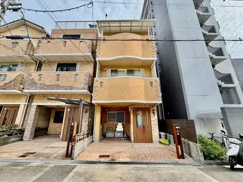 Akiya in Osaka