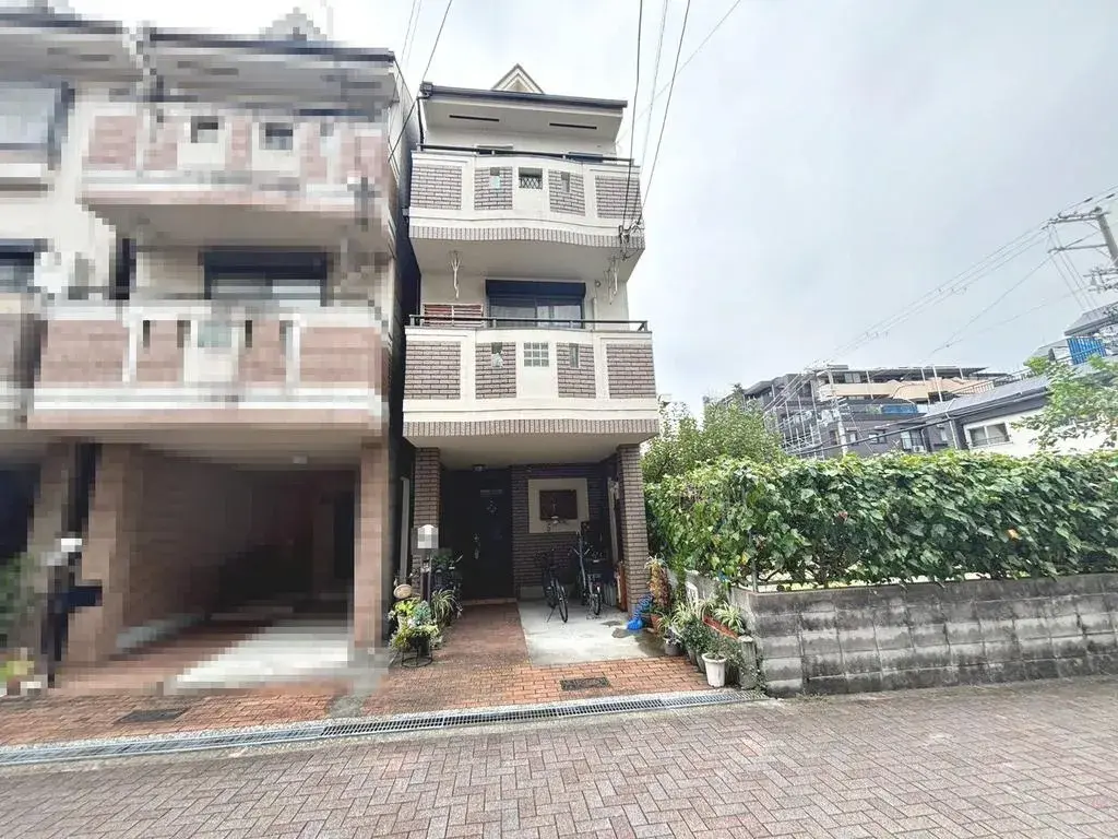 Akiya in Osaka