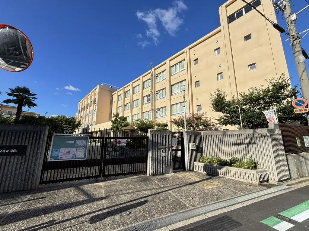 Propriété 5LDK
Arrondissement de Sumiyoshi, Ville d'Osaka
Préfecture d'Osaka (26)