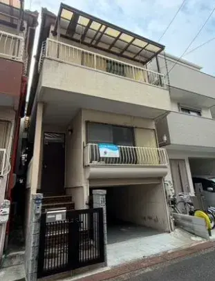 Akiya in Osaka