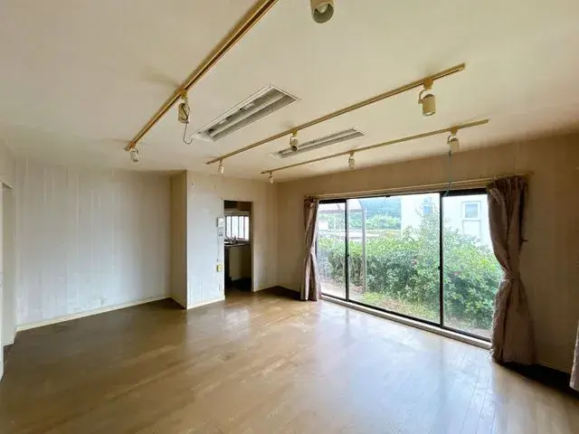 [4LDK Property] Shikokuchuo City Ehime Prefecture (2)