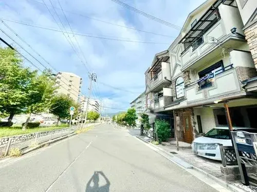 三室两厅一厨
东大阪市
大阪府 (2)
