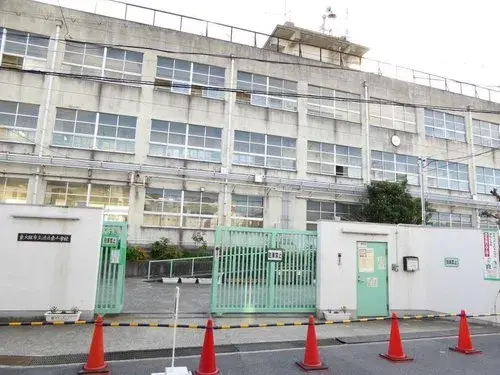 三室两厅一厨
东大阪市
大阪府 (20)