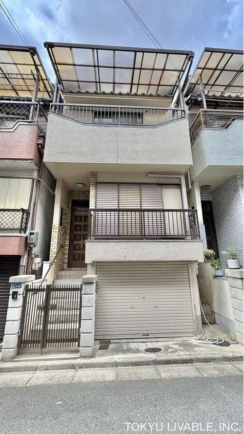 Akiya in Osaka
