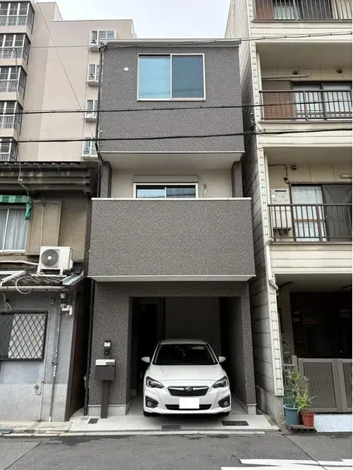 Akiya in Osaka