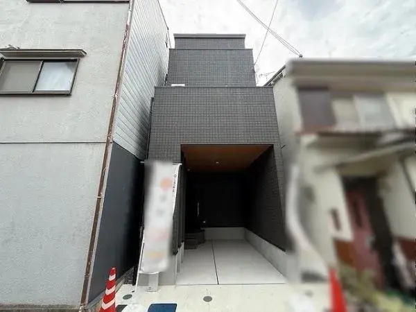 Akiya in Osaka