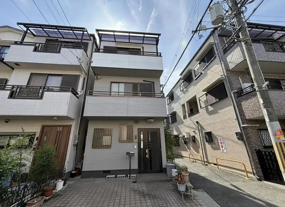 Akiya in Osaka