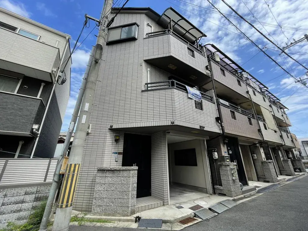Akiya in Osaka