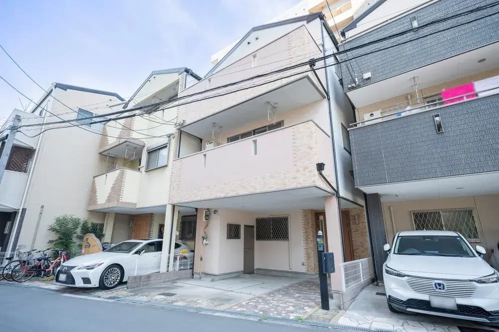 Akiya in Osaka