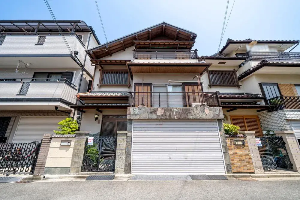Akiya in Osaka