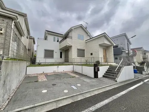 Akiya in Tokio