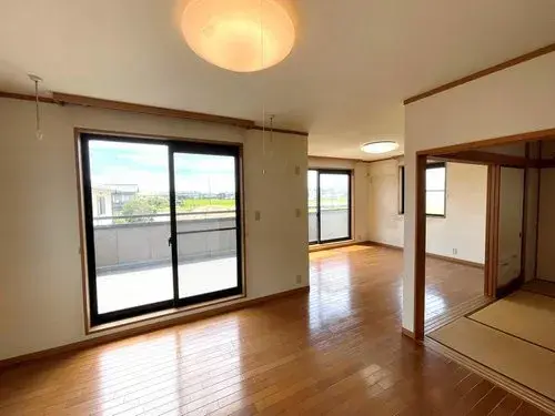 5 Bedroom Property Aisai City Aichi Prefecture (11)