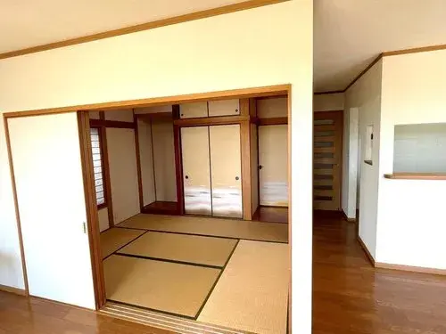 5 Bedroom Property Aisai City Aichi Prefecture (12)