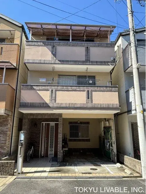 Akiya in Osaka