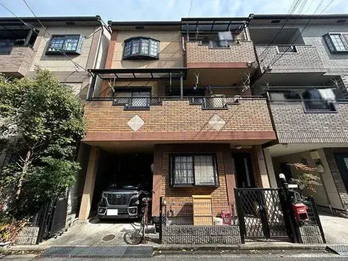 Akiya in Osaka
