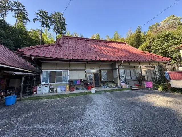 Akiya in توتشيغي