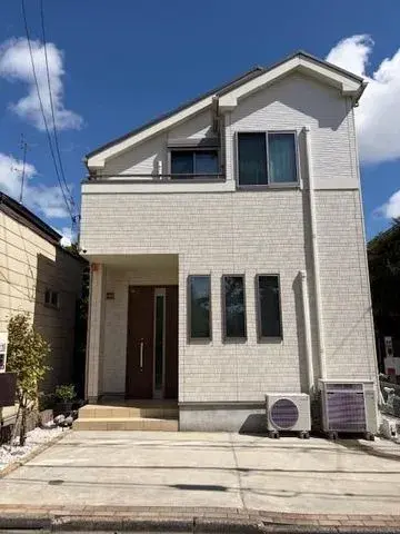 Akiya in Tokio