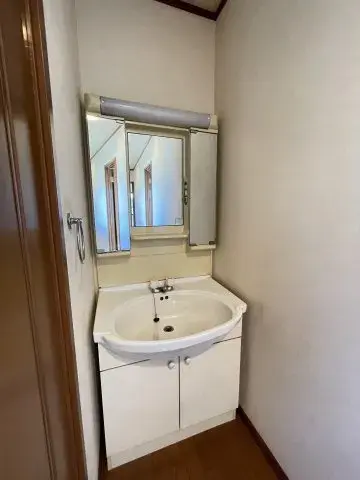 4LDK
مدينة يوكوسوكا
محافظة كاناغاوا (27)