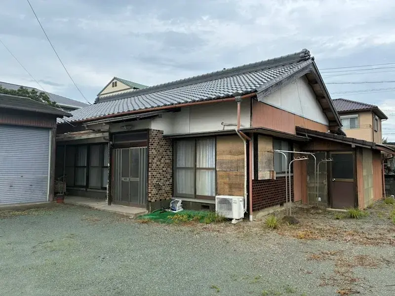 Akiya in نودلز