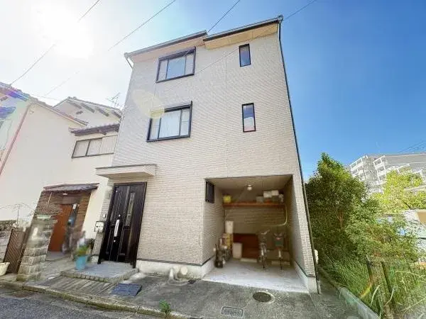 Akiya in Osaka