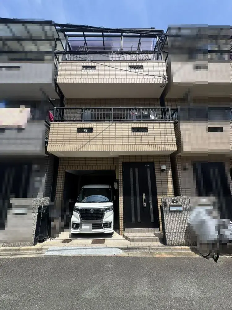 Akiya in Osaka