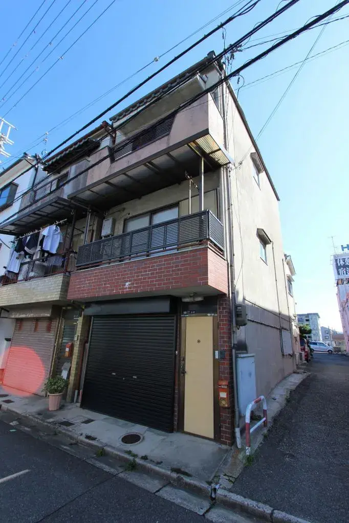 Akiya in Osaka