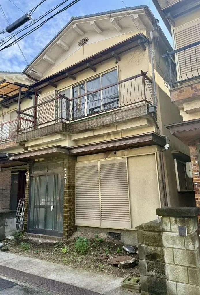 Akiya in Osaka