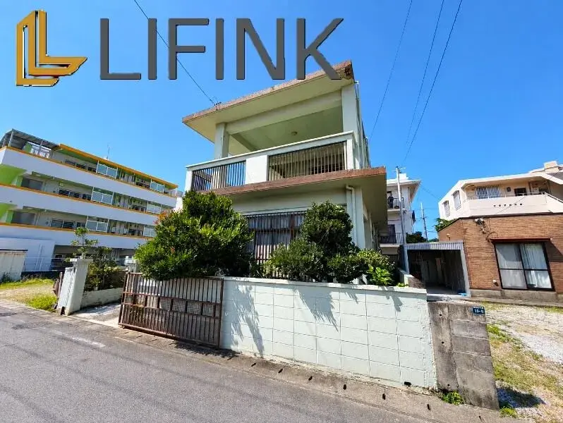 Akiya in Okinawa