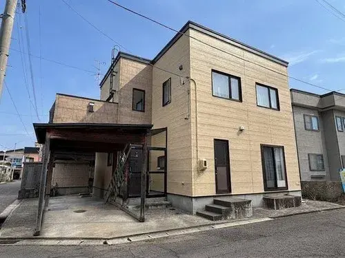 Akiya in 青森市