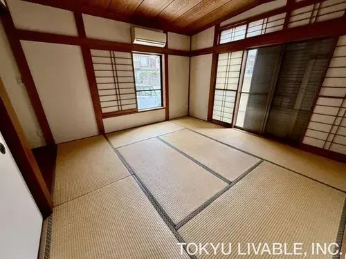 6-Bedroom Two-Family House Matsudo City Chiba Prefecture (11)