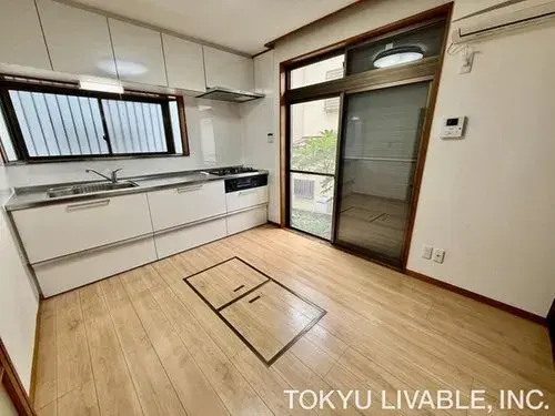 6-Bedroom Two-Family House Matsudo City Chiba Prefecture (16)