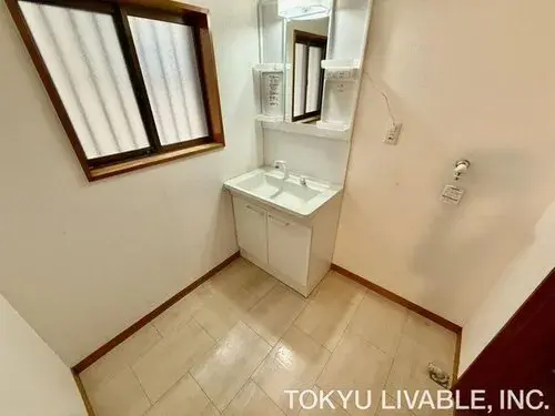 6-Bedroom Two-Family House Matsudo City Chiba Prefecture (10)