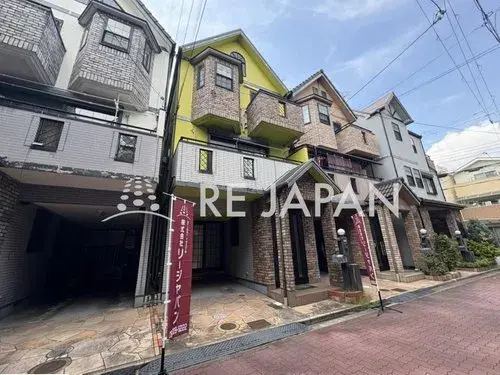 Akiya in Osaka
