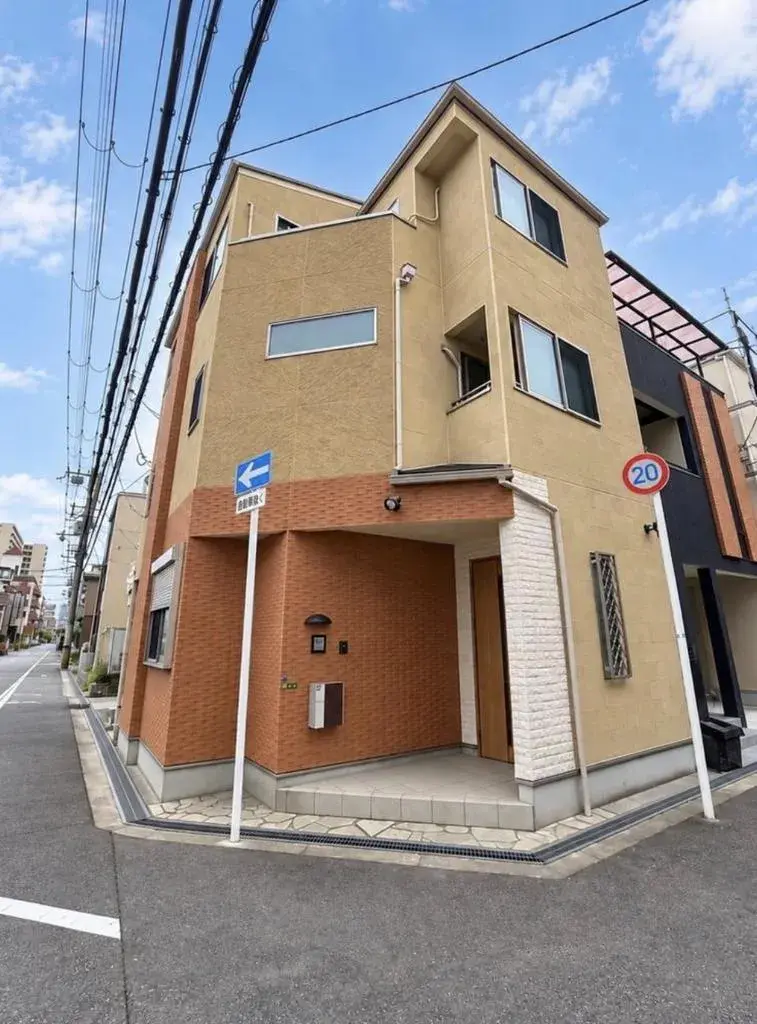 Akiya in Osaka