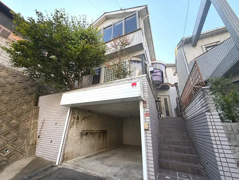 Akiya in Osaka
