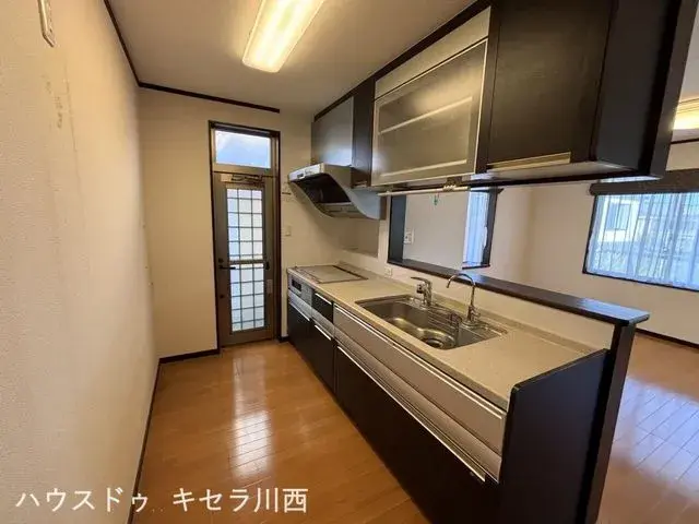 4LDK
川西市
兵库县 (14)